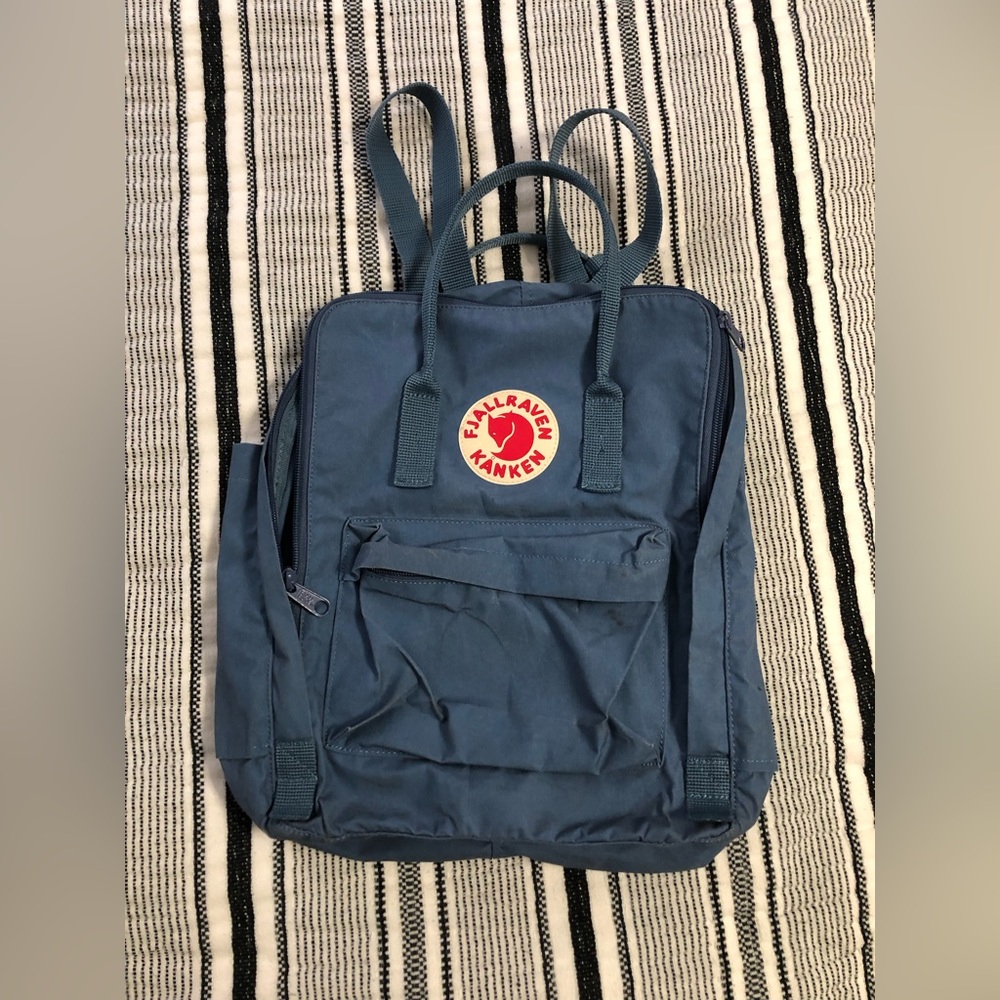 blue fjallraven kanken backpack
